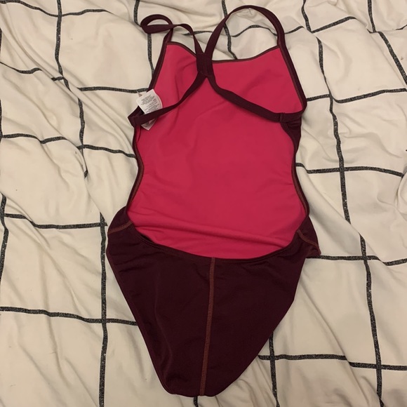 arena swimsuit - Picture 2 of 3